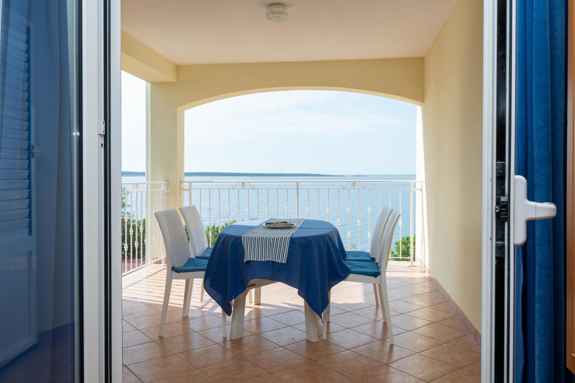 Apartments By The Sea Mandre, Pag - 4092 Kolan Εξωτερικό φωτογραφία