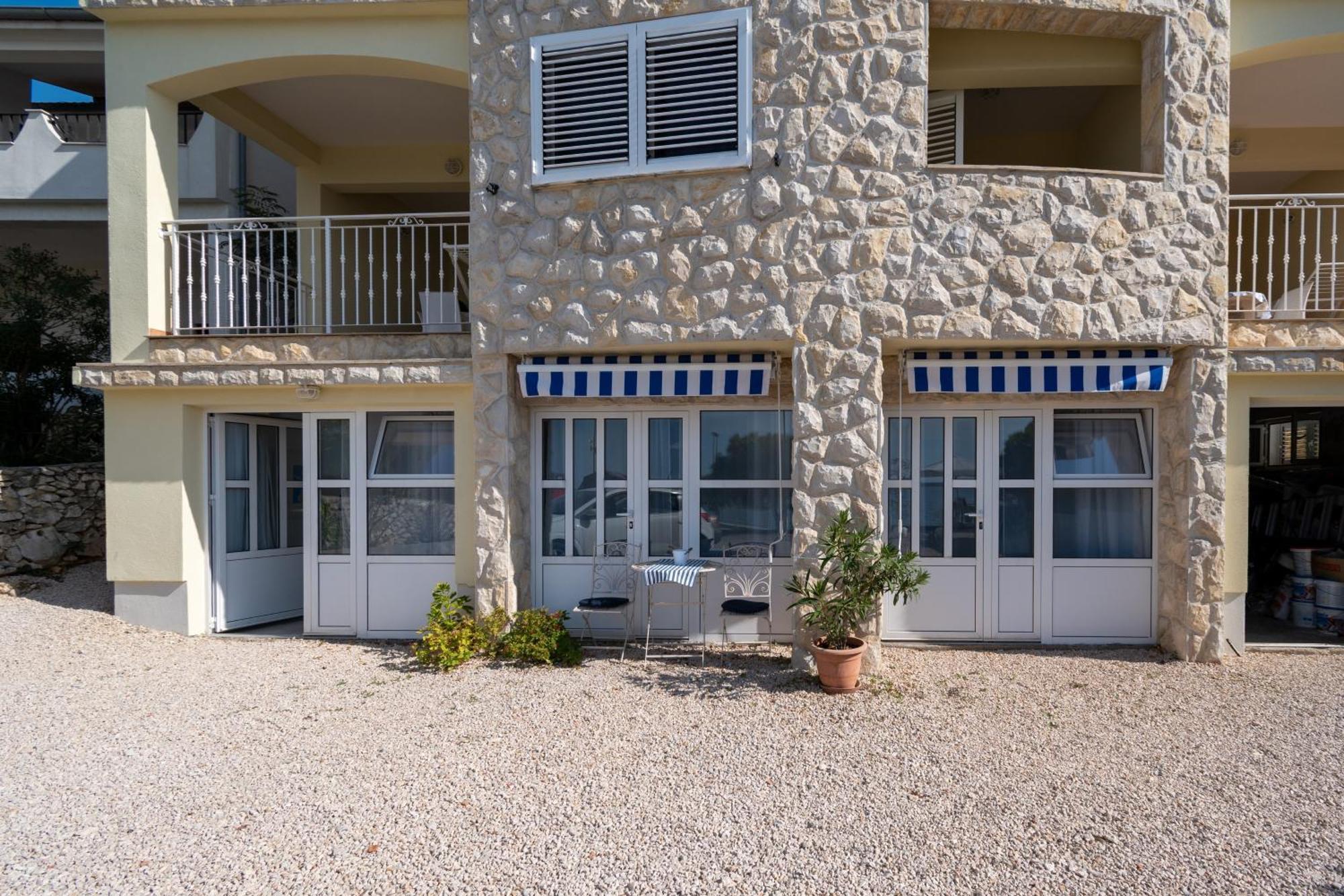 Apartments By The Sea Mandre, Pag - 4092 Kolan Εξωτερικό φωτογραφία